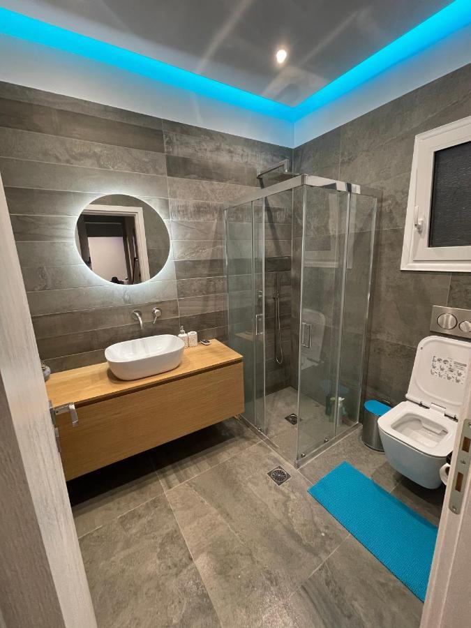 Luxury 3 Bedroom Apartment In Kiato Center Kiáton Exterior foto