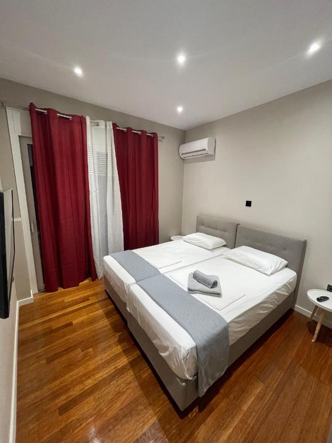 Luxury 3 Bedroom Apartment In Kiato Center Kiáton Exterior foto